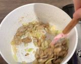 Foto langkah ke 3 dari resep Creamy Mushroom Sauce.