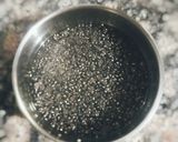 A picture of step 3 of Saggo Rose Fluda.