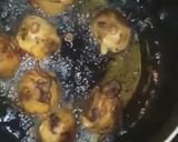 A picture of step 4 of Aloo vada recipe.