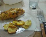 Foto del paso 4 de la receta: Pollo a las hierbas con papas al horno