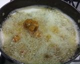 A picture of step 3 of Corn pakoda.