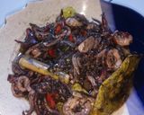 Foto langkah ke 5 dari resep Cumi tinta hitam.