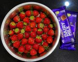 Foto langkah ke 1 dari resep Strawberry Cokelat Siram Viral (Chocoberry).