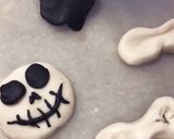 A picture of step 2 of Halloween Cupcakes 🧁.
