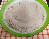 चॉकलेट केक (chocolate cake recipe in marathi) रेसिपी स्टेप 2 फोटो