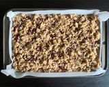 A picture of step 5 of Cherry Crumble Cake.