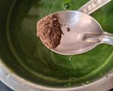 A picture of step 3 of Green juice.