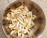 A picture of step 1 of Spicy, Bold Chicken Salad.