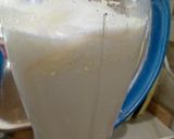 A picture of step 2 of Creamy coconut milkshake.