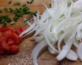 Hình bước làm 2 của món Pizza xúc xích (không cần lò nướng)