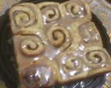 Foto langkah ke 7 dari resep Cinnamon roll with tiramisu glaze.