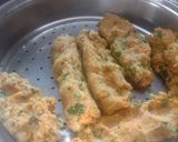 A picture of step 2 of Wheat atta rice and louky muthiya.