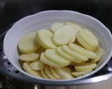Foto langkah ke 2 dari resep Sayur kentang daging sapi.