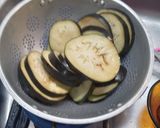 Foto del paso 3 de la receta: Berenjenas Apanadas con Salsa de Yogur y hierbas🍆🌿