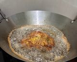 Foto langkah ke 3 dari resep Ayam Goreng Telur.