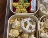 A picture of step 6 of Christmas snackle box.