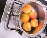 A picture of step 1 of Refreshing homemade peach juice😋.