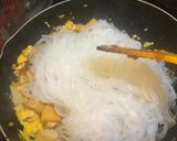 Foto langkah ke 5 dari resep Pad Thai ala Pailin's Kitchen.