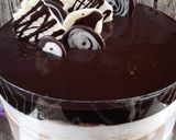 Foto langkah ke 7 dari resep Triple Chocolate Mousse Cake..