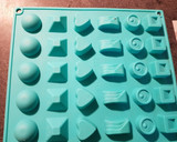Foto del paso 8 de la receta: Como hacer decoraciones fáciles en chocolate para tortas