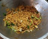 Foto langkah ke 4 dari resep 318. Mie Tek Tek Udang.