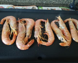 Foto del paso 1 de la receta: Gambones y champiñones a la plancha