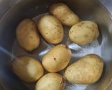 Foto del paso 2 de la receta 60. Patatas aliñadas con atún