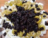 Foto del paso 2 de la receta: Botana de queso panela con aceitunas y tomates deshidratados