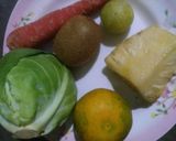A picture of step 1 of Fruits Veggies Mocktail.