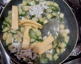 Foto del paso 1 de la receta: Calabacitas con queso amarillo y queso blanco🧀
