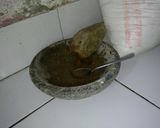 Foto langkah ke 8 dari resep Pisang epe/pisang peppe/sanggara peppe bersama sambal terasi.