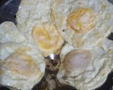 Foto langkah ke 1 dari resep Telor Ceplok Saus Tiram.