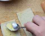 Foto langkah ke 4 dari resep Ide bekal - roti gulung sosis keju.