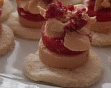 Foto del paso 5 de la receta: Canapés de foie y frambuesa