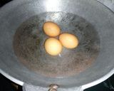 Foto langkah ke 1 dari resep Semur Telur Pedas.