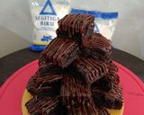 Foto langkah ke 7 dari resep Tower Birthday Cake (Brownies).