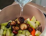 【老菜脯佛手瓜排骨湯】寒露節氣燉湯，口感清脆增智力的食譜步驟2照片