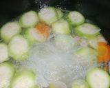 Foto langkah ke 4 dari resep Bening Oyong Bihun.
