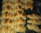 Foto del paso 5 de la receta: Medialunas de manteca🥐