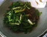 Foto langkah ke 4 dari resep Oseng kulit sapi cabe ijo sederhana.