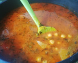 Foto del paso 3 de la receta: Potaje de garbanzos con bacalao y espinacas