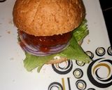 A picture of step 3 of Home made beef burger.