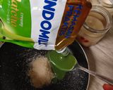 Foto langkah ke 5 dari resep Puding Strawberry Matcha Latte.