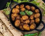 बेबी पोटैटो की सूखी सब्जी(baby potato dry sabzi recipe in Hindi) रेसिपी चरण 3 फोटो