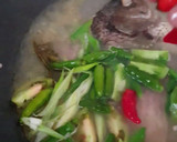 Foto langkah ke 3 dari resep Sop Ikan Gurame.