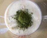 Foto langkah ke 3 dari resep Pannacota Vanilla Matcha with Strawberry Compote.