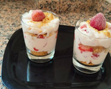 Foto del paso 3 de la receta: Vasitos con fresas y Baileys