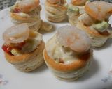 Foto del paso 6 de la receta Mini volovanes de aguacate con gambas