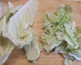 Foto del paso 1 de la receta: Ensalada de col china, setas y granada con vinagreta de fruta