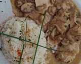 Foto del paso 12 de la receta: Lomo de cerdo🐖con crema de hongos y salsa de trufa